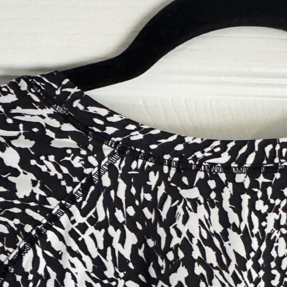 Athleta Patterned Short Sleeve Athletic Top M - Picture 14 of 16